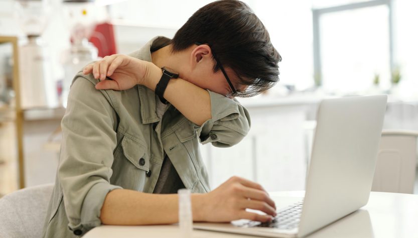 pourquoi on éternue