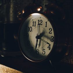 réveil nocturne toujours à la même heure